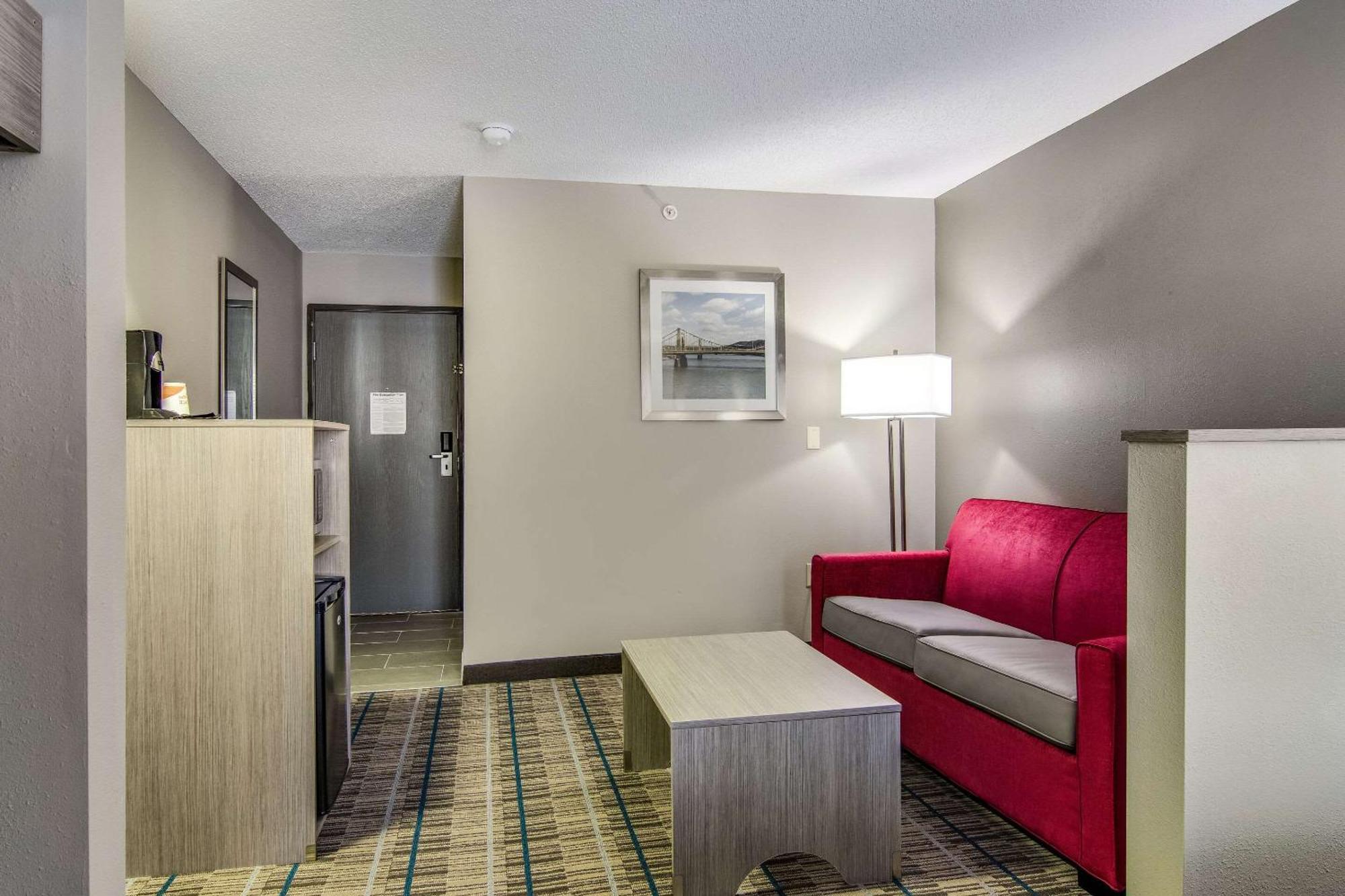 Quality Inn & Suites Grove City-Outlet Mall Exterior foto
