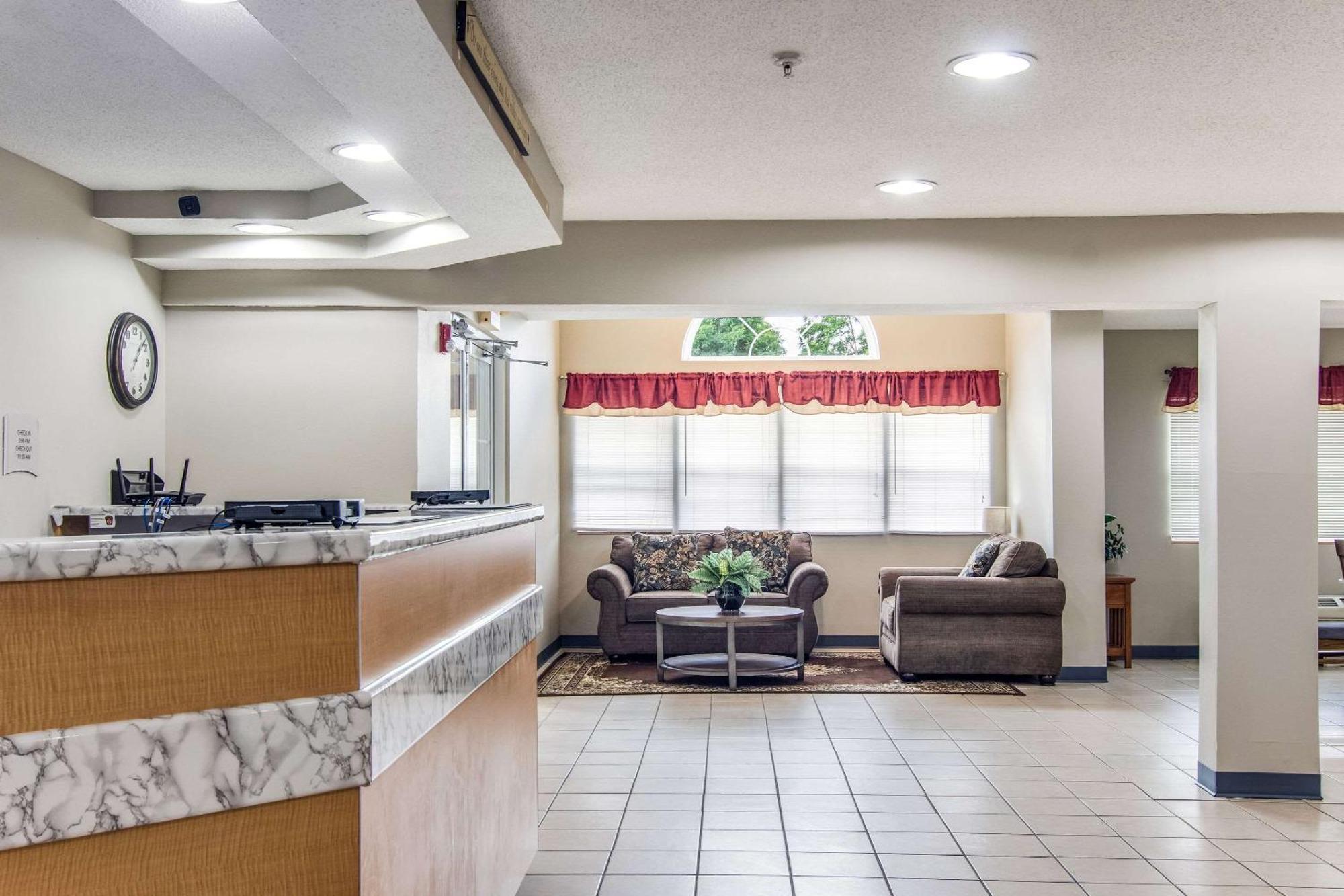 Quality Inn & Suites Grove City-Outlet Mall Exterior foto